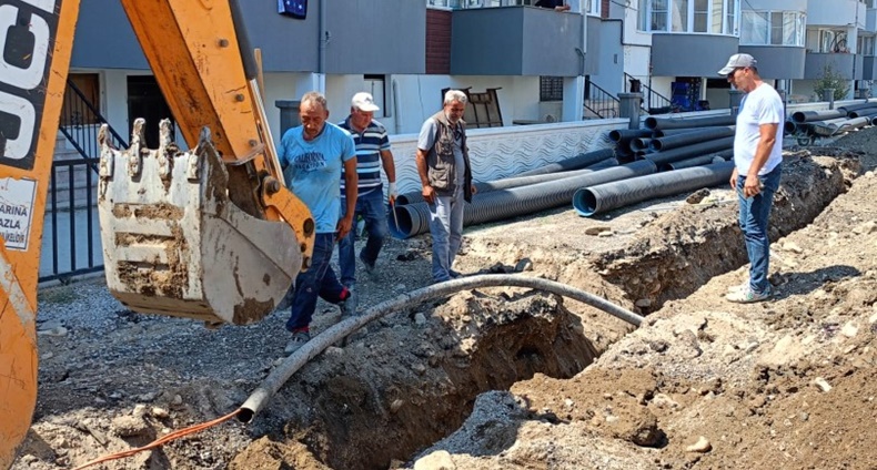 Altınkum’a yeni yağmur suyu hattı döşeniyor
