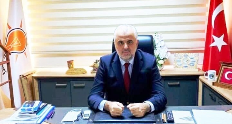 AK PARTİ AYVALIK İLÇE BAŞKANI ALİ GÜR İSTİFA ETTİ