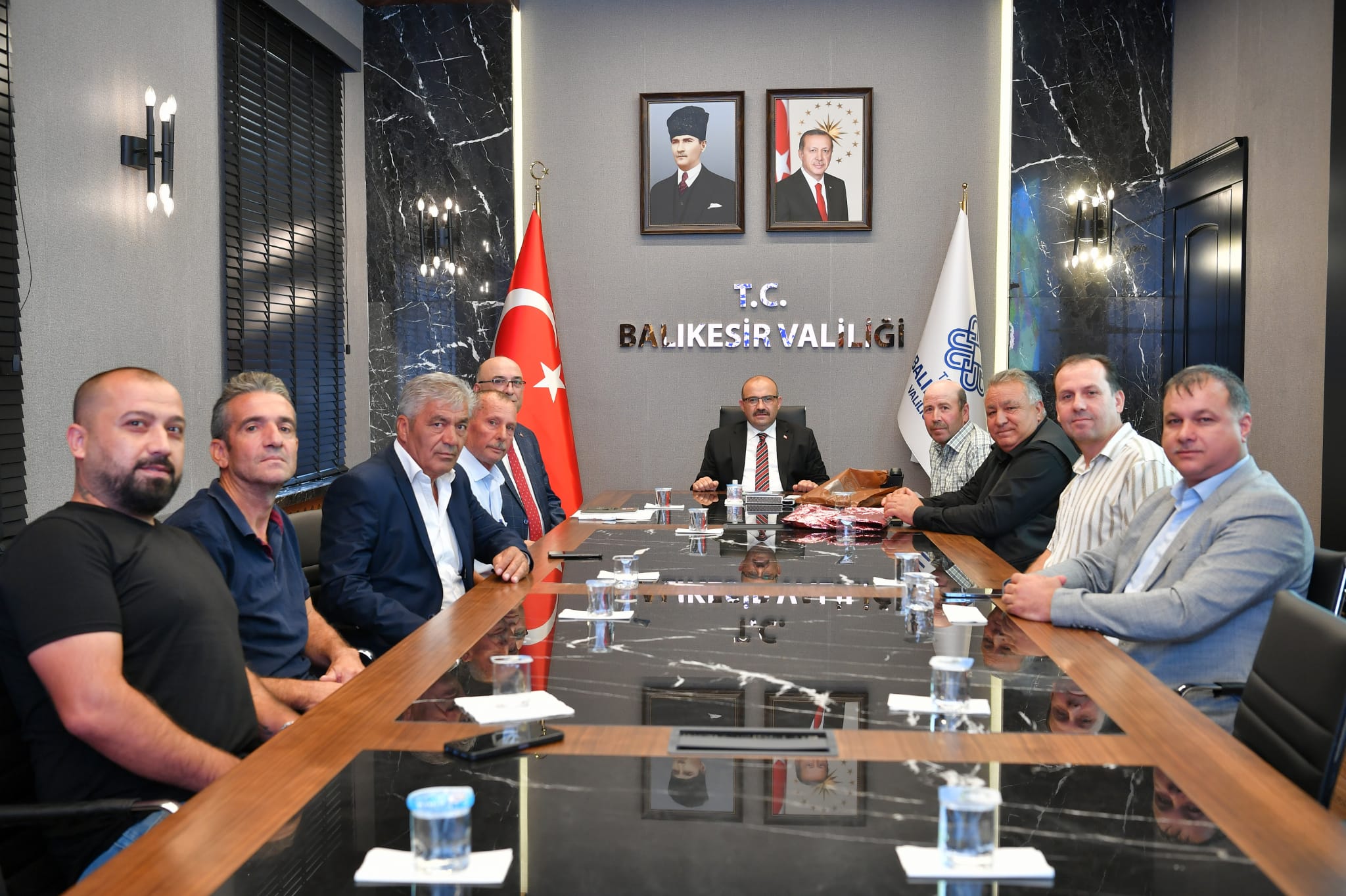 Muhtarlar Vali İsmail Ustaoğlu’nu ziyaret etti