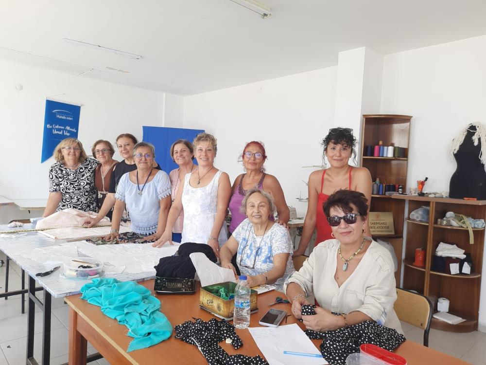 Mahallle evlerinde kadınlara eğitim veriliyor