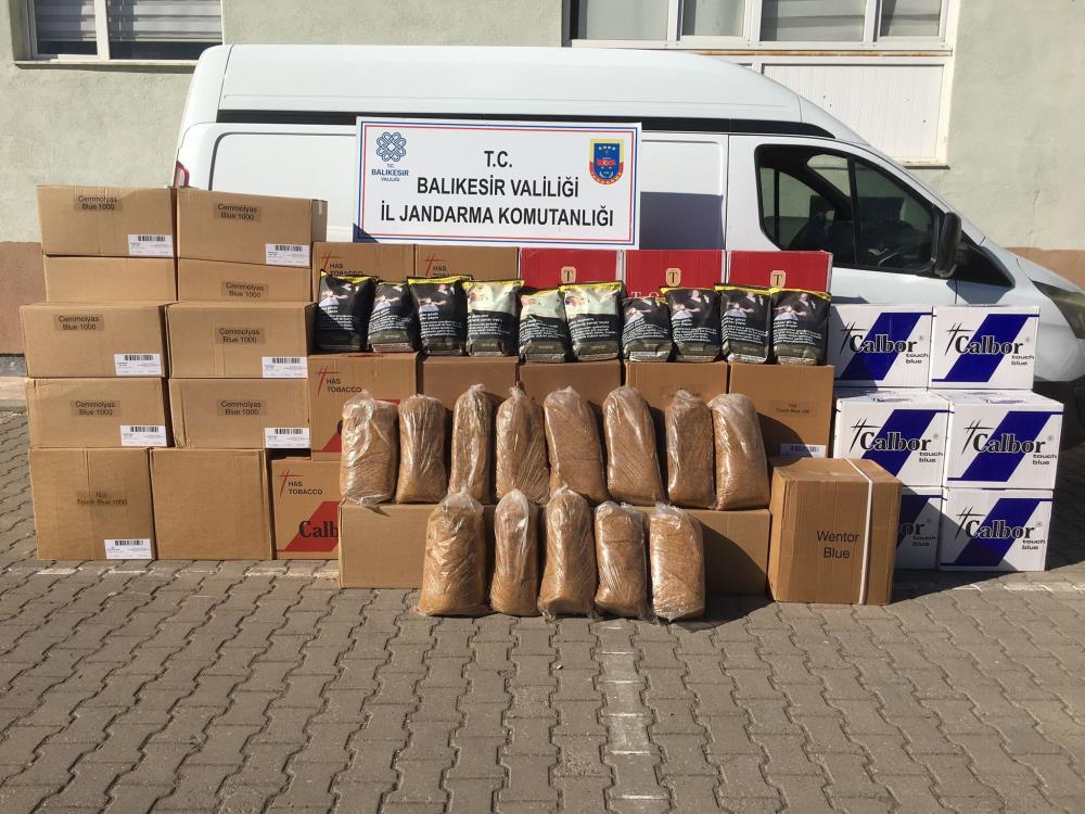 Kilolarca kaçak tütün ele geçirildi