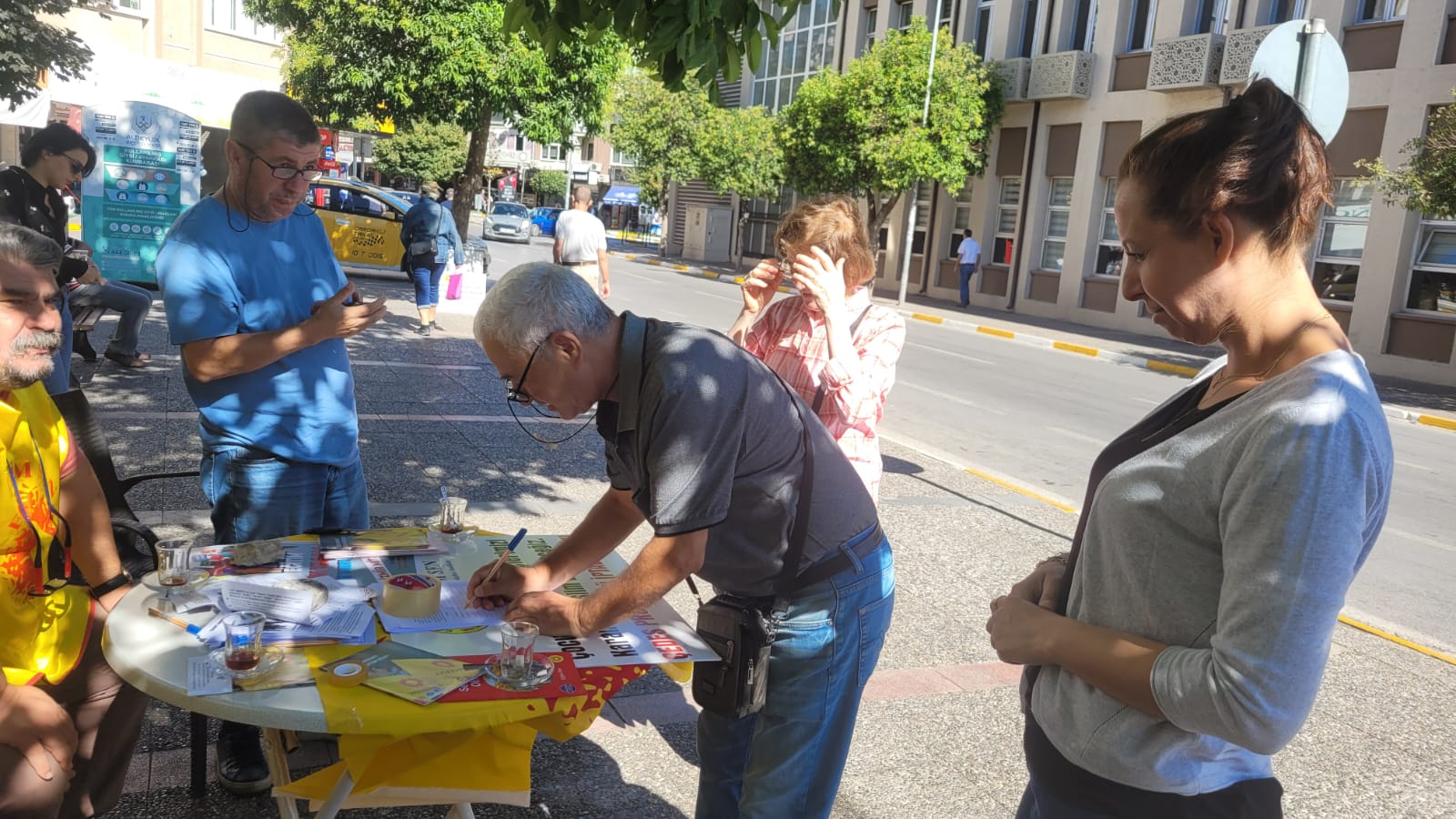 Laik eğitim laik yaşam için davet ettiler