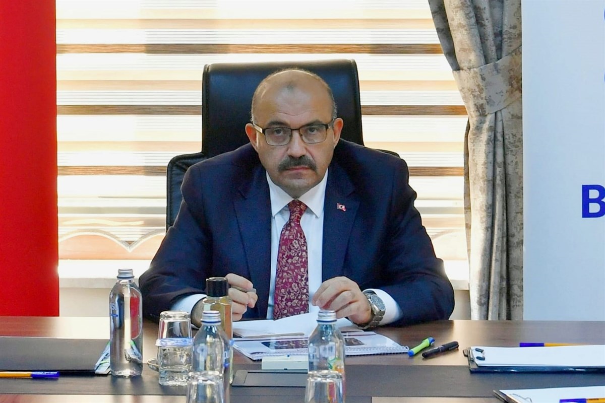 “Yükselen yeni nesil istikbal sizsiniz”