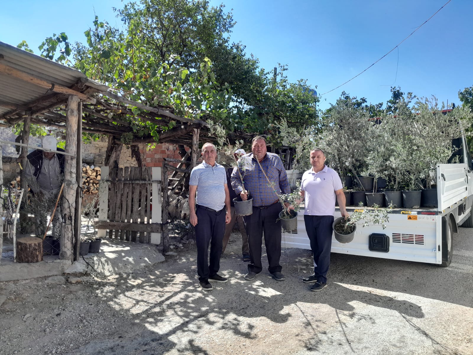 Edremit’ten Çanakkale’ye fidan desteği