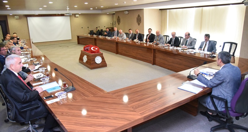 “Okullarda yardımcı kitap kullanılmayacak”