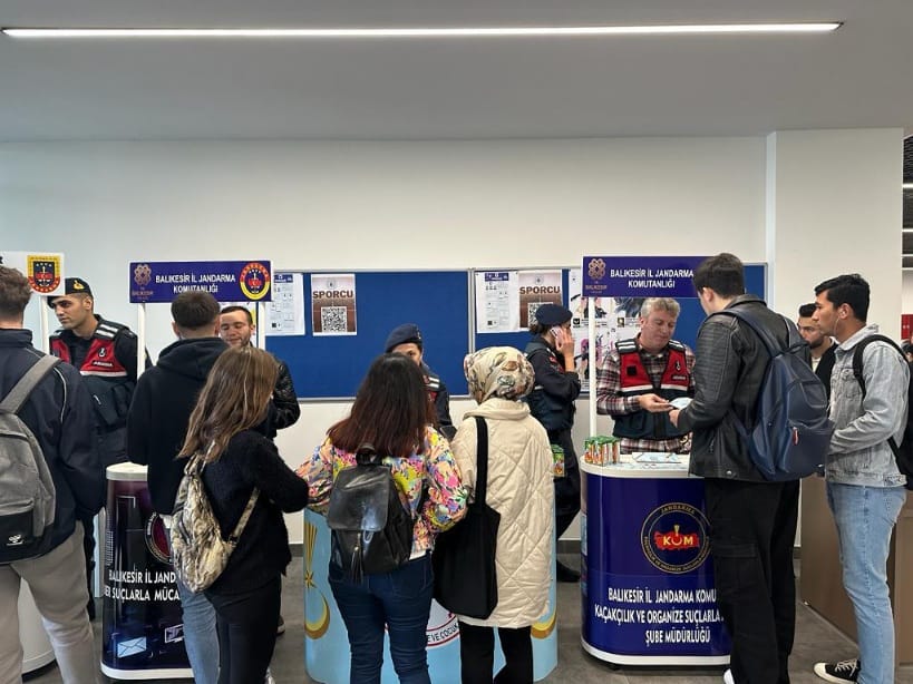 Jandarmadan üniversitelilere eğitim