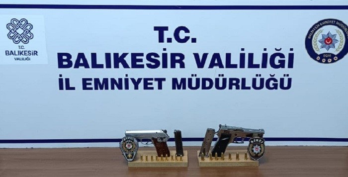 POLİSTEN KAÇAN MOTOSİKLETLİ ŞAHISLARIN ARANDIĞI ORTAYA ÇIKTI
