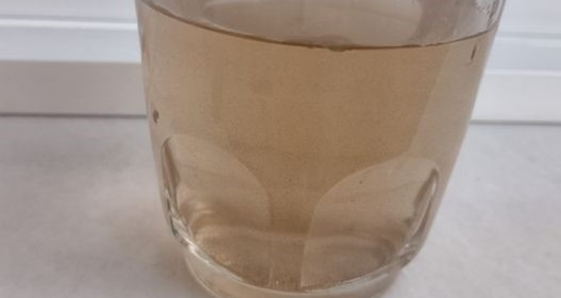 Vatandaş isyanda! Çeşmelerden çamur akıyor