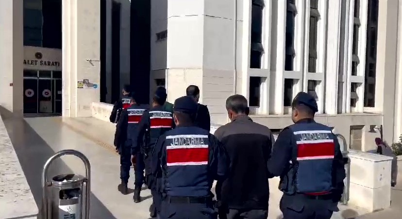 Edremit’te uyuşturucu operasyonu: 3 gözaltı