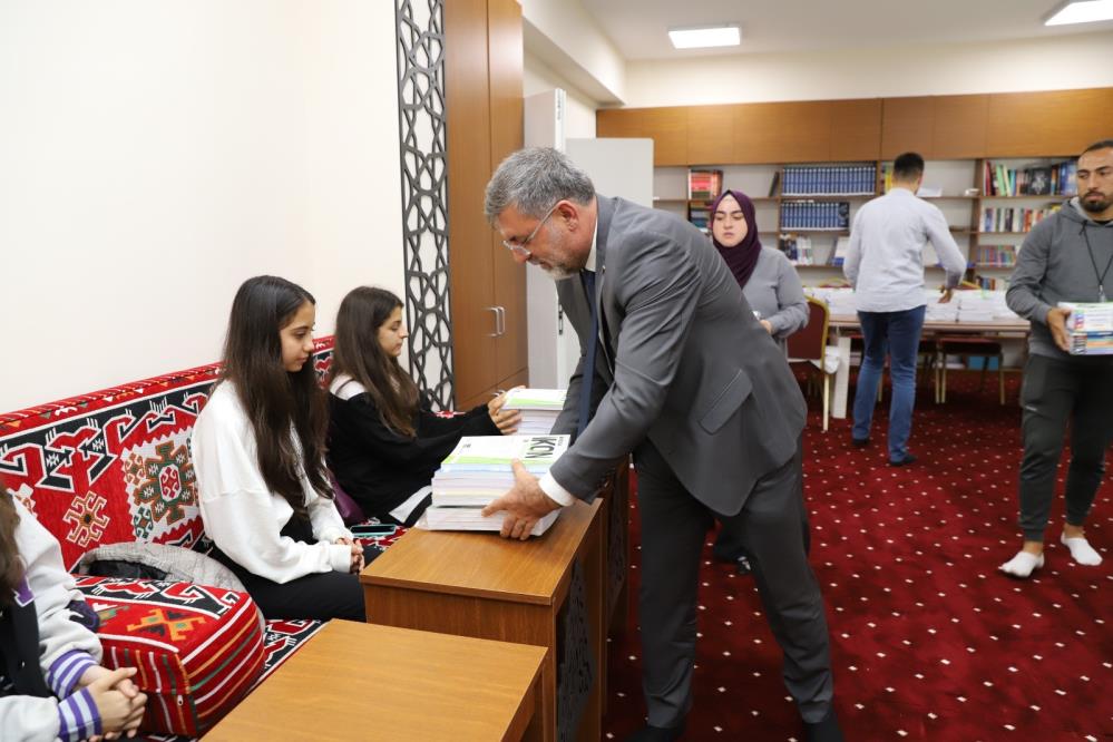 Kepsut’ta Eren Bülbüller yetişiyor