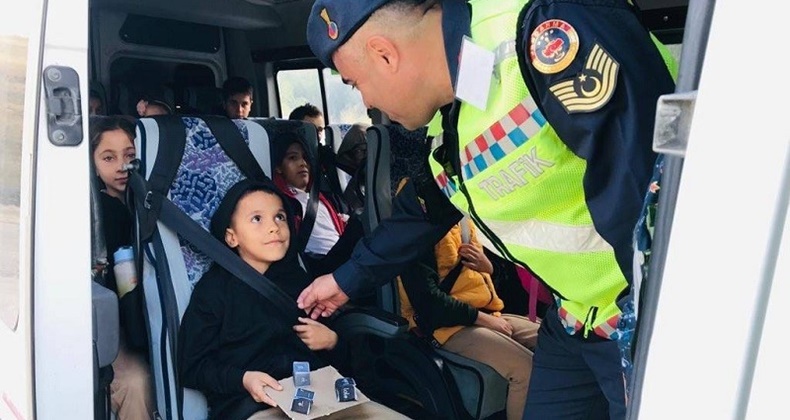 Jandarmadan servis araçlarına denetim