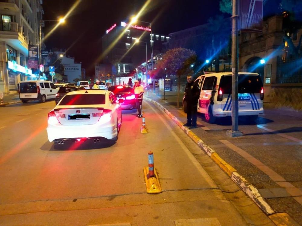 Asayiş ve trafik denetlemeleri devam ediyor