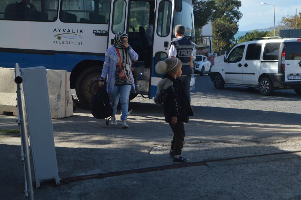52 düzensiz göçmen yakalandı