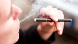 E-sigara çılgınlığına dikkat: Zararsız sanılıyor, pıhtılaşma sorunlarını artırıyor