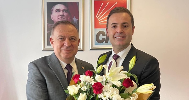 Ahmet Akın devretti