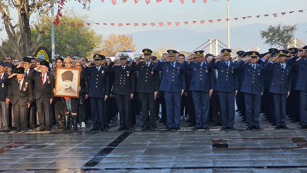 Bandırma 10 Kasım’da tek yürek