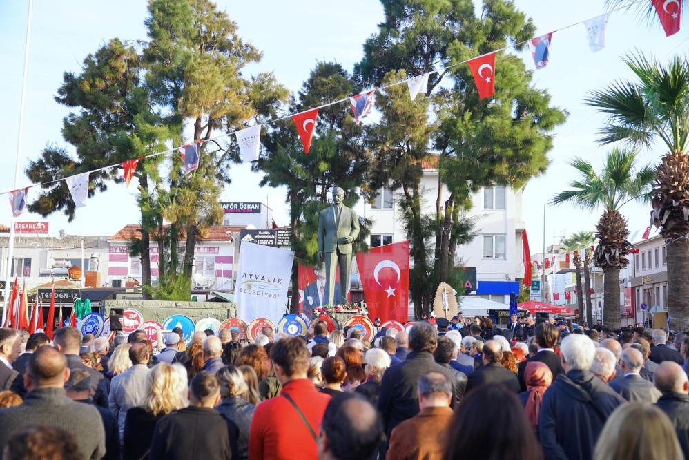 Atatürk Ayvalık’ta özlemle anıldı