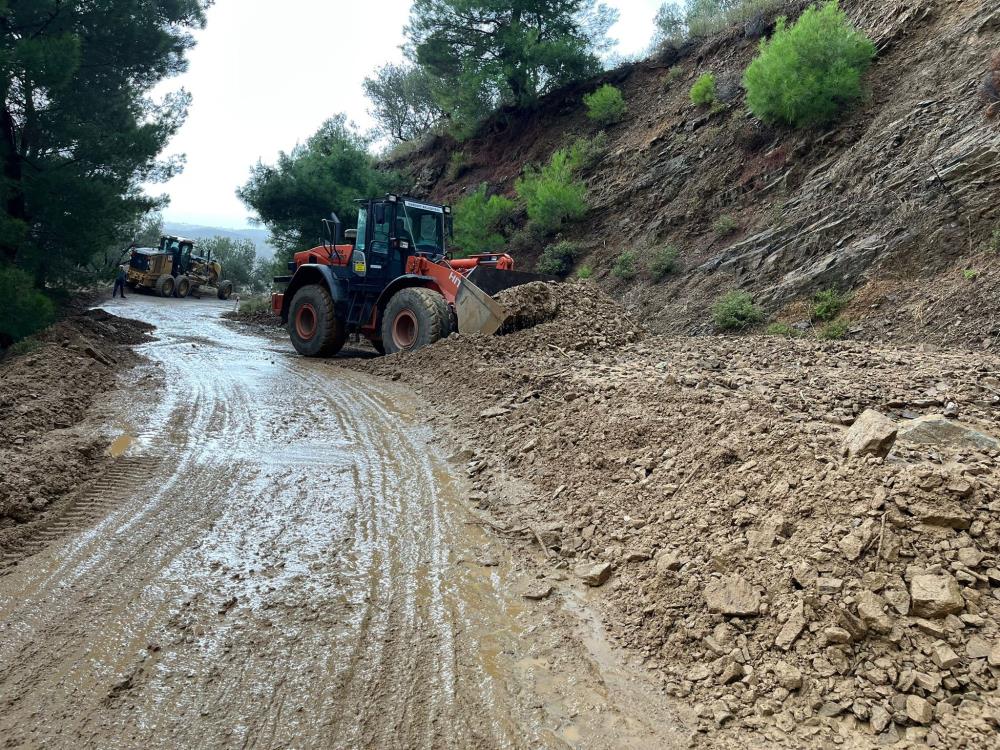 Yağış nedeniyle heyelan meydana geldi