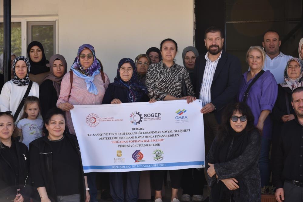 Sındırgılı kadınlar arıcılığı öğreniyor