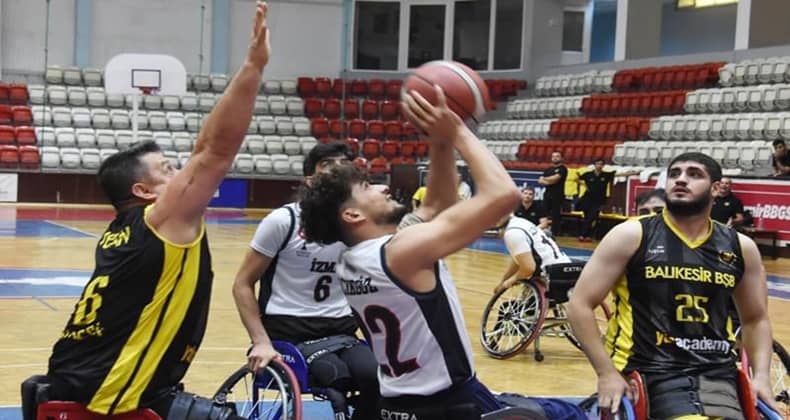 Balıkesir Büyükşehir Belediyespor İzmir'de kaybetti