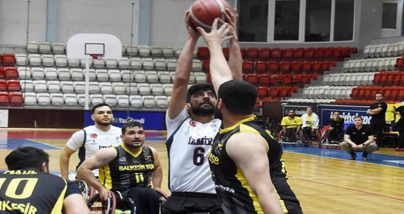 Balıkesir Büyükşehir Belediyespor Tosyalı karşısında