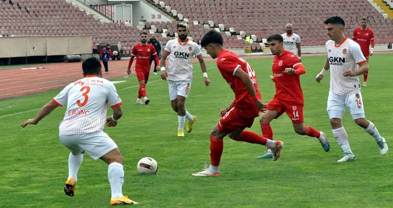 Balıkesirspor, Bitexen Adana 1954 FK'den puanı söktü aldı