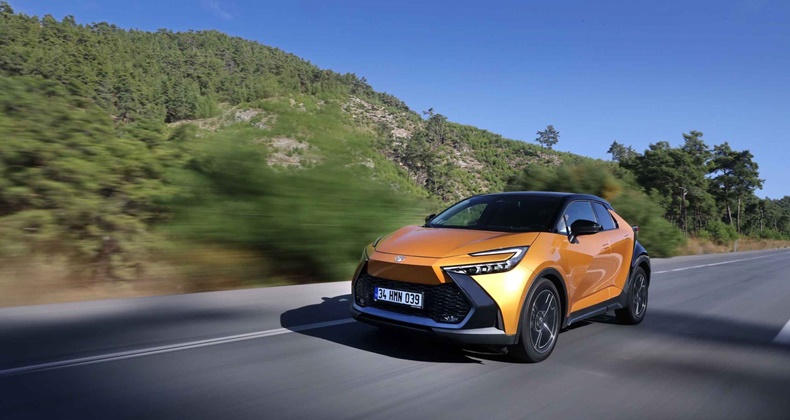 Toyota C-HR Hybrid’in  yeni nesli satışa sunuldu