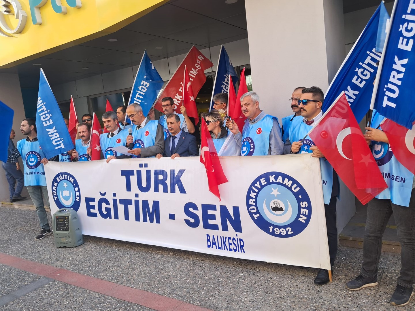 Öğretmenlerden milletvekillerine kanun teklifi