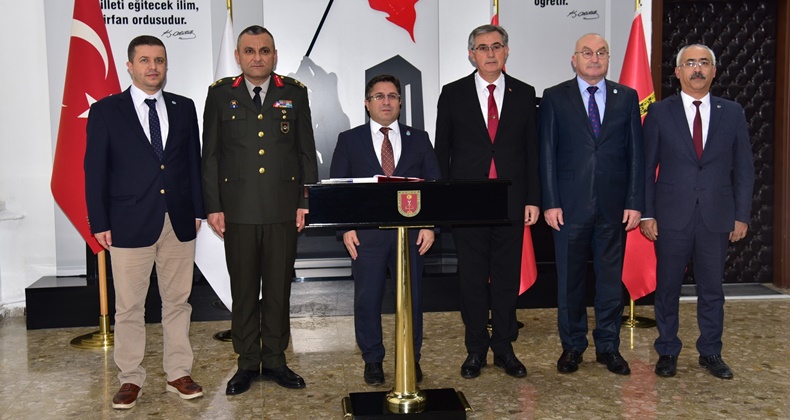 Rektör Yücel Oğurlu Kara Astsubay MYO’da Konferans Verdi