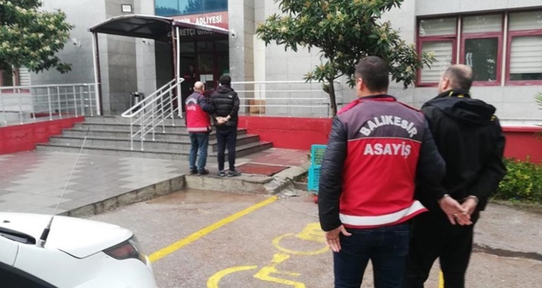 Kablo hırsızları yakalandı