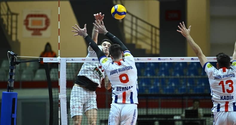 Bigadiç Belediyespor Galatasaray deplasmanında set alamadı