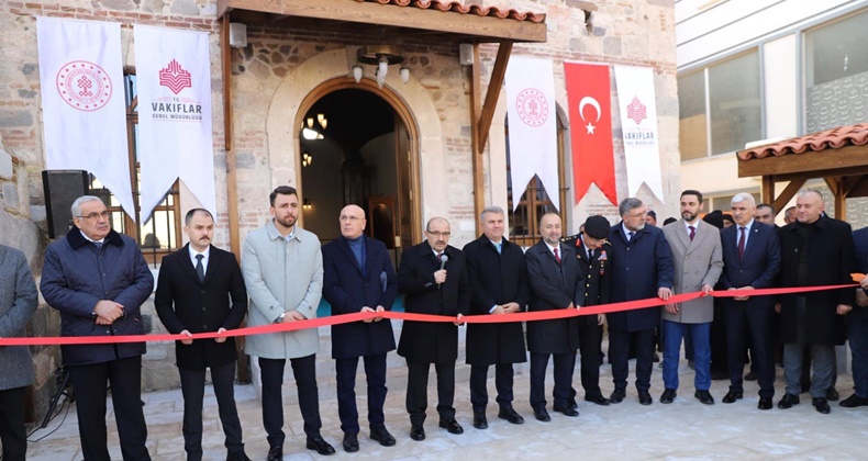 Oruç Bey Camii ibadete açıldı
