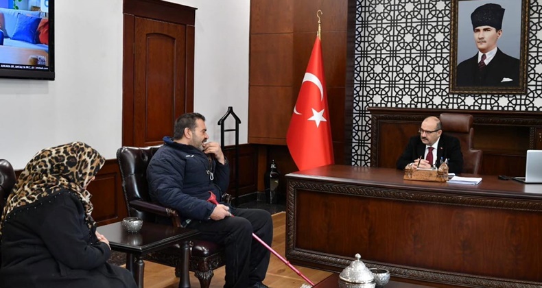 Vali İsmail Ustaoğlu Vatandaşların Sorunlarını Bizzat Dinliyor