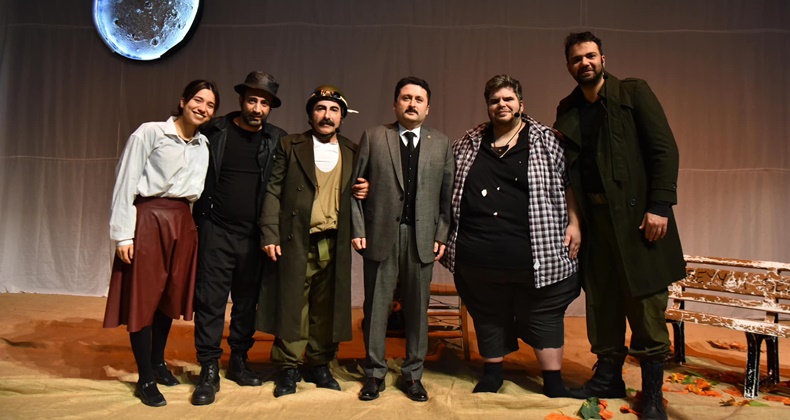 Altıeylül’de tiyatro günleri ‘Pilot’la başladı