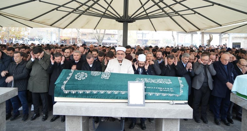 Uysal son yolculuğuna uğurlandı