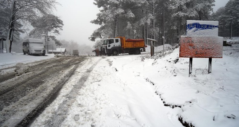 Kazdağları’nda kar yağışı etkili oluyor