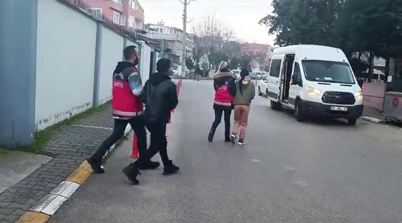 ERDEK'TE VİZE DOLANDIRICILIĞI OPERASYONU: ŞÜPHELİLER YAKALANDI