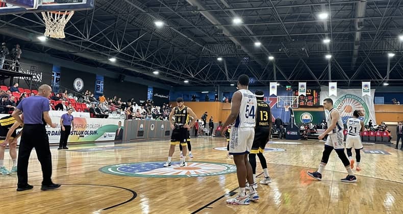 Balıkesir Büyükşehir Belediyespor Gölbaşı'nda kaldı