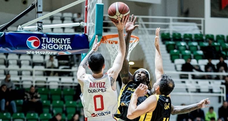 Balıkesir Büyükşehir Belediyespor İzmir’de kaybetti