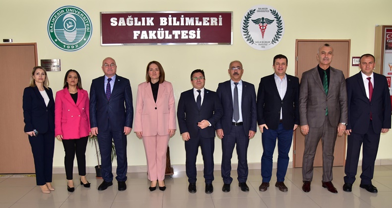 Sağlık Bilimleri Fakültesi’nin çalışmaları hakkında bilgi aldı