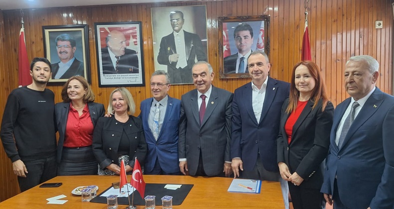 Demokrat Parti Adaylarını Tanıttı