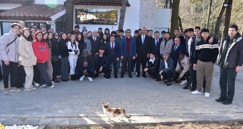 Rektör Oğurlu, TÖMER Öğrencileriyle Bir Araya Geldi