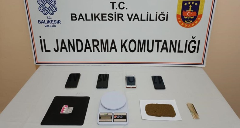 İzmir’den Balıkesir’e uyuşturucu getiren şüpheli yakalandı