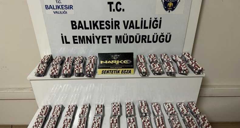 Aracın motorundan uyuşturucu çıktı