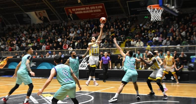 Balıkesir Büyükşehir Belediyespor Çayırova'yı farklı geçti