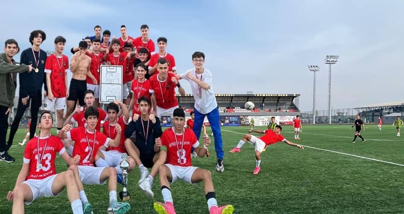 Balıkesir Büyükşehir Belediyespor U16 Takımı Şampiyon