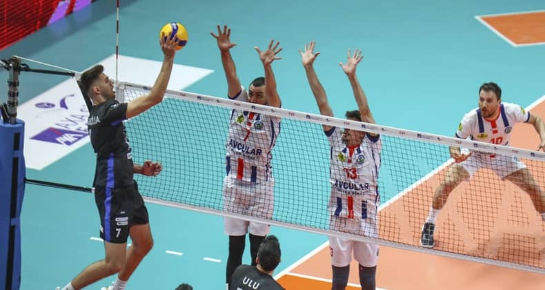 Bigadiç Belediyespor Halkbank'a 3-0 yenildi