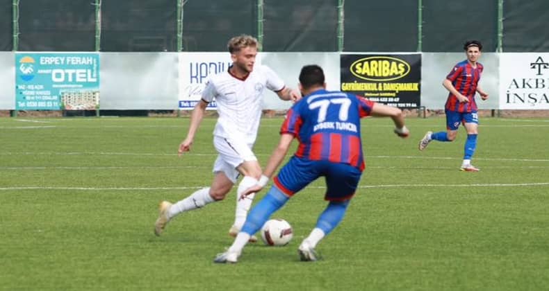 Burhaniye Belediyespor galibiyeti koruyamadı