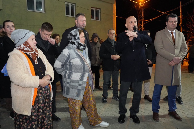 Turhan Çömez’den otobüs ve yol sözü