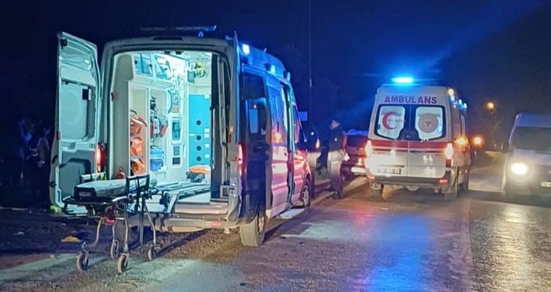 Otomobil ile motosiklet çarpıştı: 2 yaralı